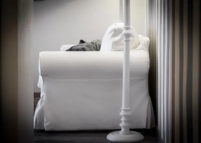 Unique View - Bymyhomeincomo Όπως