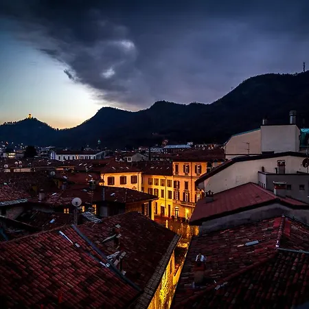 Apartament Unique View - Bymyhomeincomo *